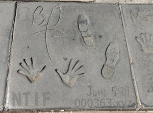 ブラットピット(Brad　Pitt)の手形・足形・サイン