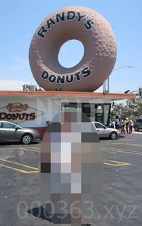 Randy’s_Donuts到着
