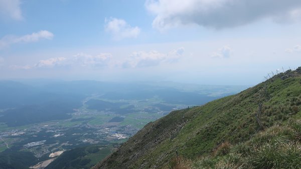伊吹山山頂から